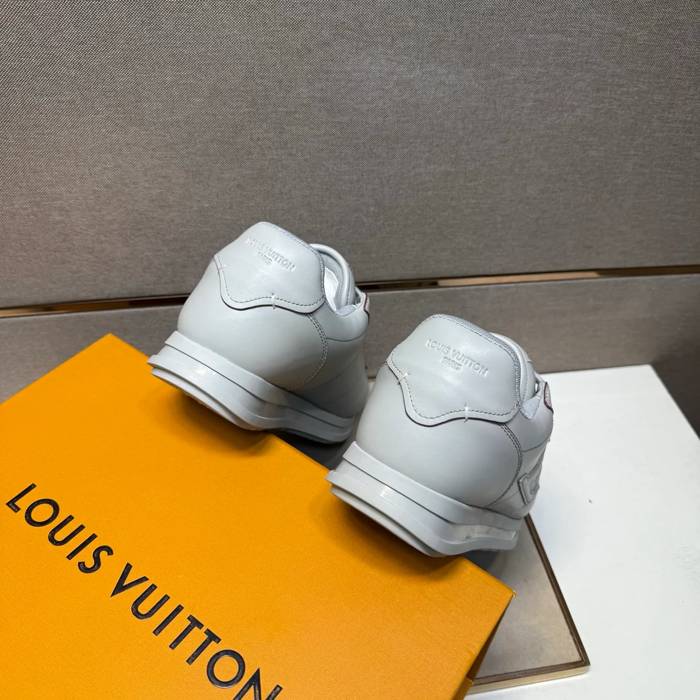 Men's men's shoes 💰pp560 [LV～] Men's casual shoes 2025z cabinet sales simultaneously 🔶Size: 38-44 #️⃣ 🔷5 colors🔜The upper is made of multi-material splicing➕Mesh lining, comfortable and breathable, sole: original comfortable and wear-resistant outsole, ⚠️real thing📱photographed🎬real thing is better📢📢📢